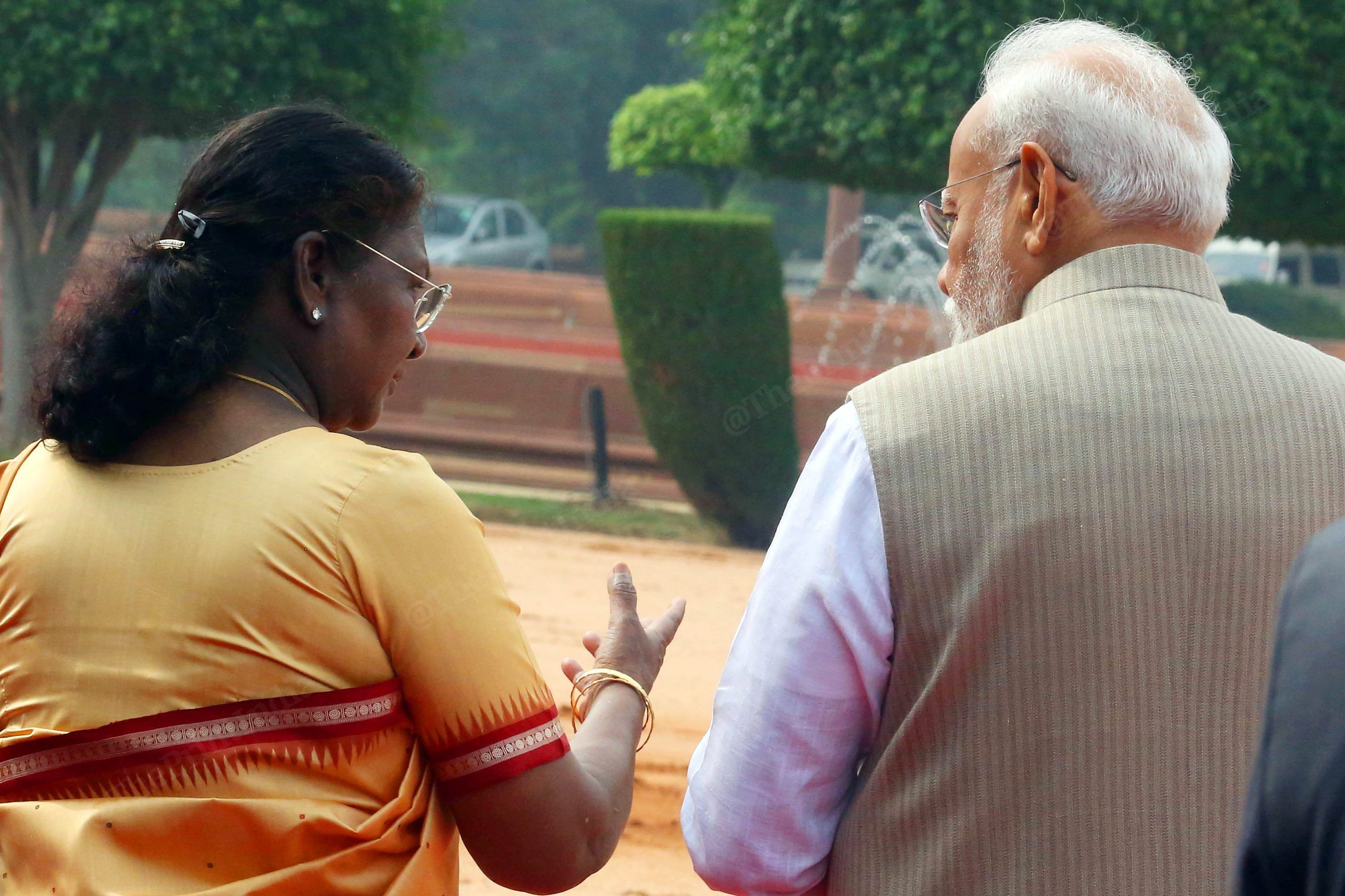 PM Modi and Droupadi Murmu have a conversation during the ceremonial reception. | Photo: Praveen Jain | ThePrint