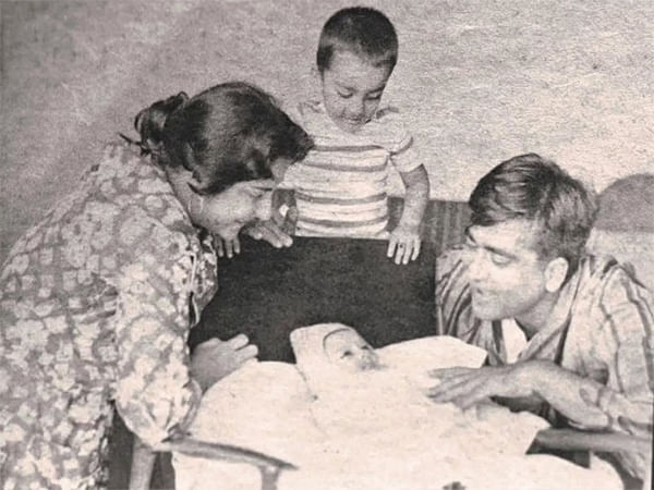 Sanjay Dutt posts throwback childhood pic with mother Nargis Dutt in emotional post