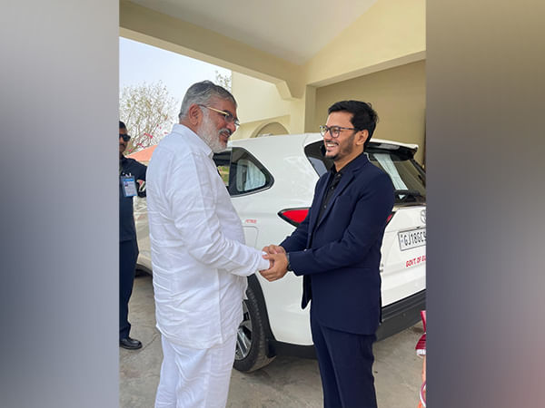 Gujarat Tourism Minister Meets CEO of DPIFF Abhishek Mishra to Discuss Strengthening Cultural Collaborations