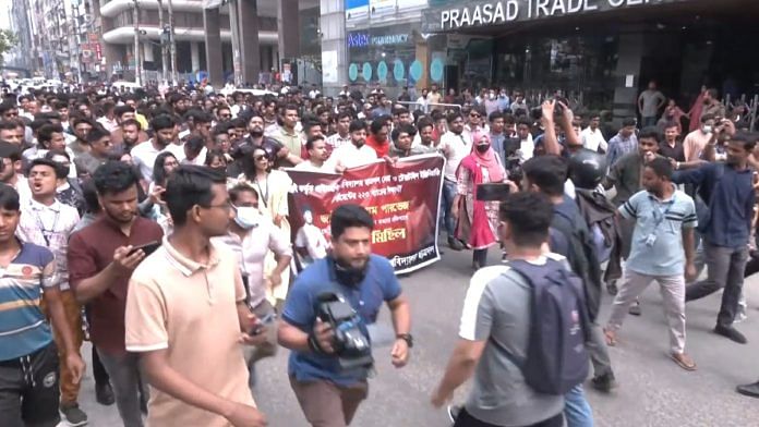 BNP leader Ishraque Hossain leading protest in Dhaka on 22 May, 2025 | X @ishraqueBD