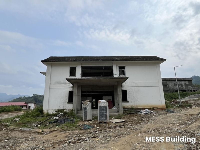 The mess building stands without a signboard or proper maintenance | By special arrangement