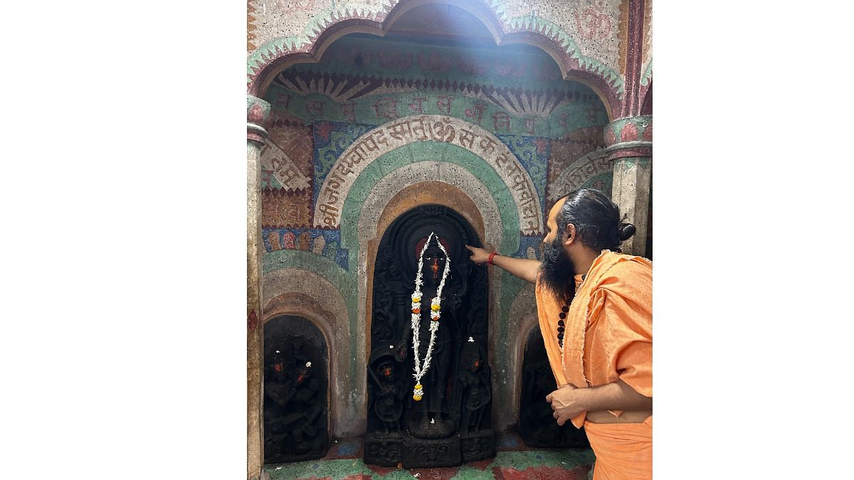 The idol of Buddha being worshipped inside the Thakurbari at Bodh Hindu Math |Jyoti Yadav, ThePrint