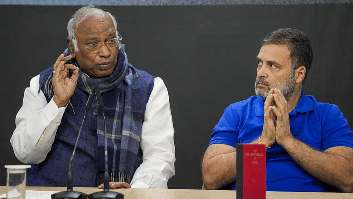 Congress President Mallikarjun Kharge with LoP in the Lok Sabha and party MP Rahul Gandhi. Phoyo | ANI