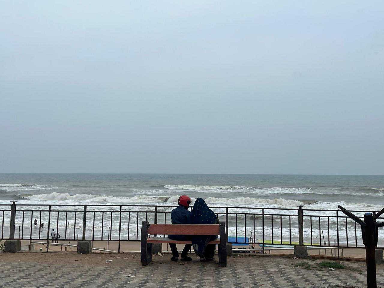 स्थानीय लोगों को डर है कि इस घटना से उनका कारोबार प्रभावित हो सकता है. लोग यहां आना बंद कर सकते हैं और उन्हें इसका खामियाजा भुगतना पड़ेगा | फोटो: नूतन/दिप्रिंट