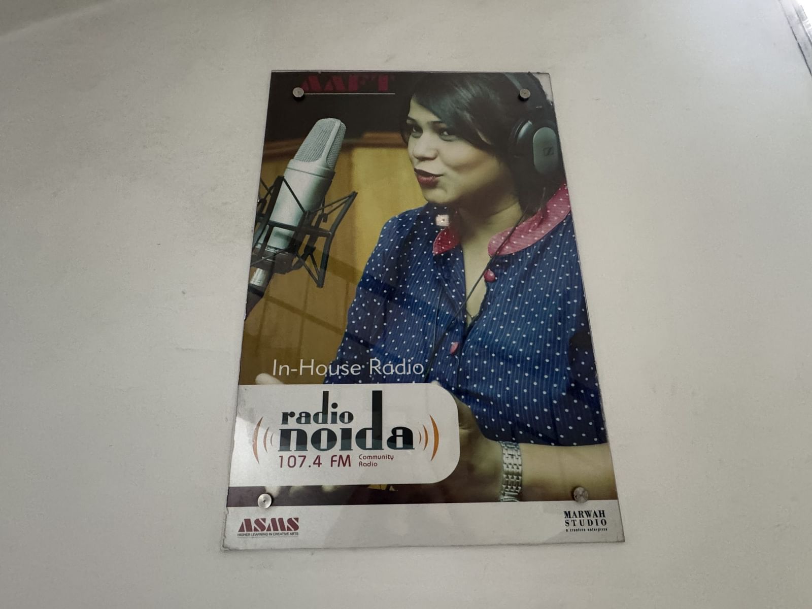 रेडियो नोएडा ने बातचीत और अपनापन के ज़रिए पूरे शहर को एक डोर में बांध दिया है | फोटो: सागरिका किस्सू/दिप्रिंट