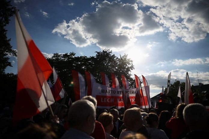 Poland votes in tight presidential race between proEU and nationalist