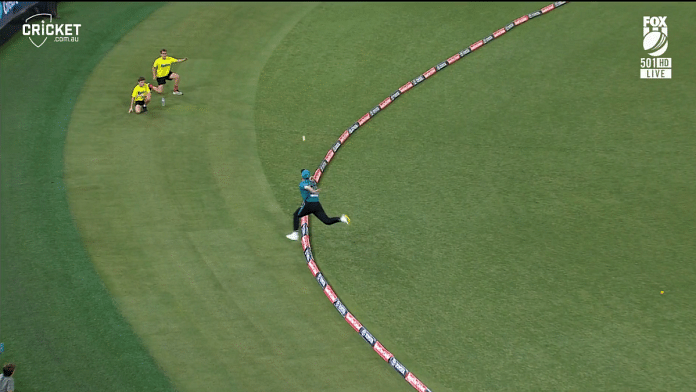 Catch by Australian cricketer Michael Neser during a 2023 BBL match was adjudged fair but it sparked debate on boundary line catches | X @BBL