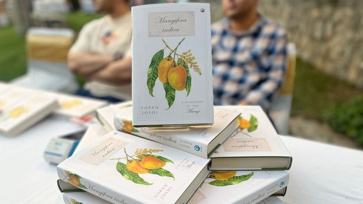 सोपान जोशी की किताब Mangifera Indica: A Biography of the Mango | फोटो: नूतन शर्मा/दिप्रिंट