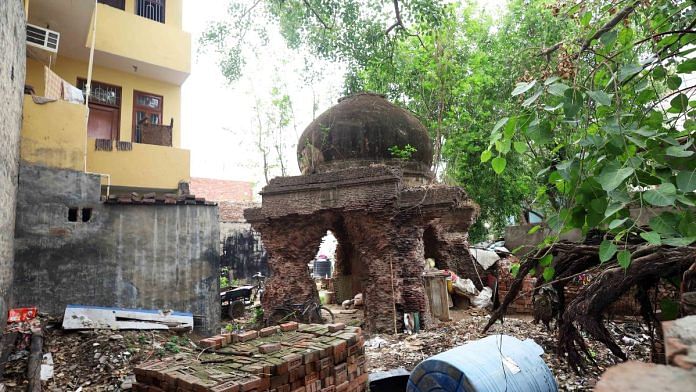 The dilapidated Mughal-era structure in Noida's Sadarpur | Manisha Mondal, ThePrint