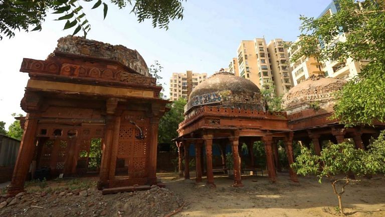 Ghaziabad’s Mughal mystery. Humayun, a water carrier & 3 crumbling tombs