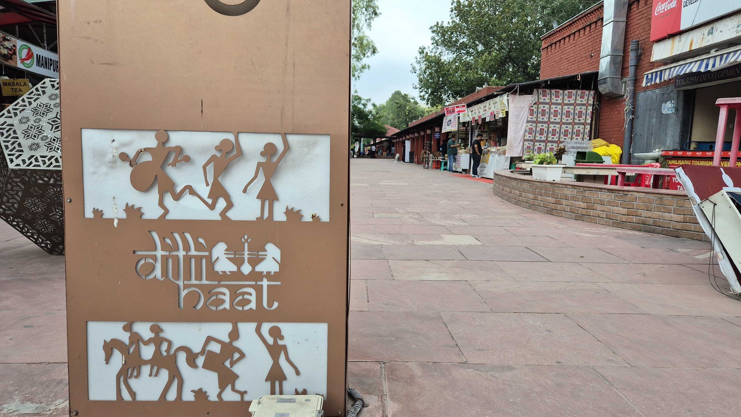 Dilli Haat market is one of Delhi’s most popular tourist and shopping stops