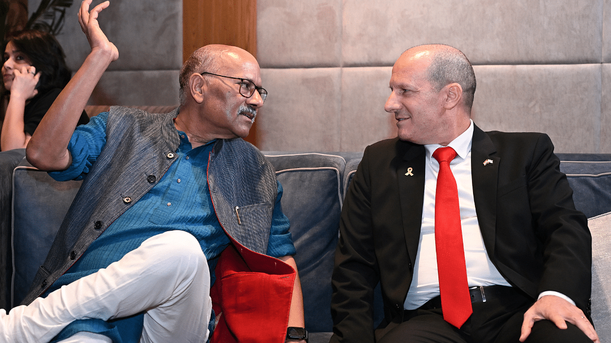 Shekhar Gupta in conversation with the Ambassador before the OTC began | ThePrint