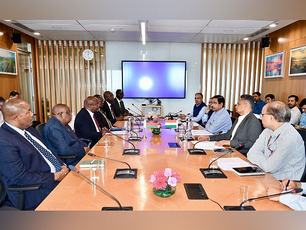 Malawi’s Energy Minister Ibrahim Matola Leads Malawi Delegation for BESS Knowledge Exchange in India, Supported by GEAPP