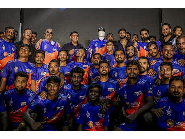 Cricketer Shreyas Iyer Unveils SoBo Mumbai Falcons Yoddhas Jersey and Flags Off 13 Player Contracts to Empower Emerging Talent
