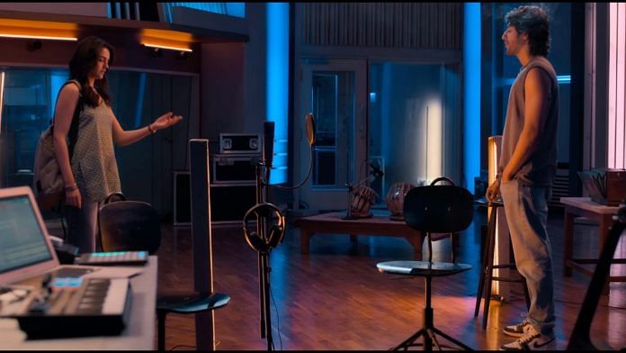 Aneet Padda and Ahaan Panday in a still from Saiyaara | YouTube screengrab | @yrf