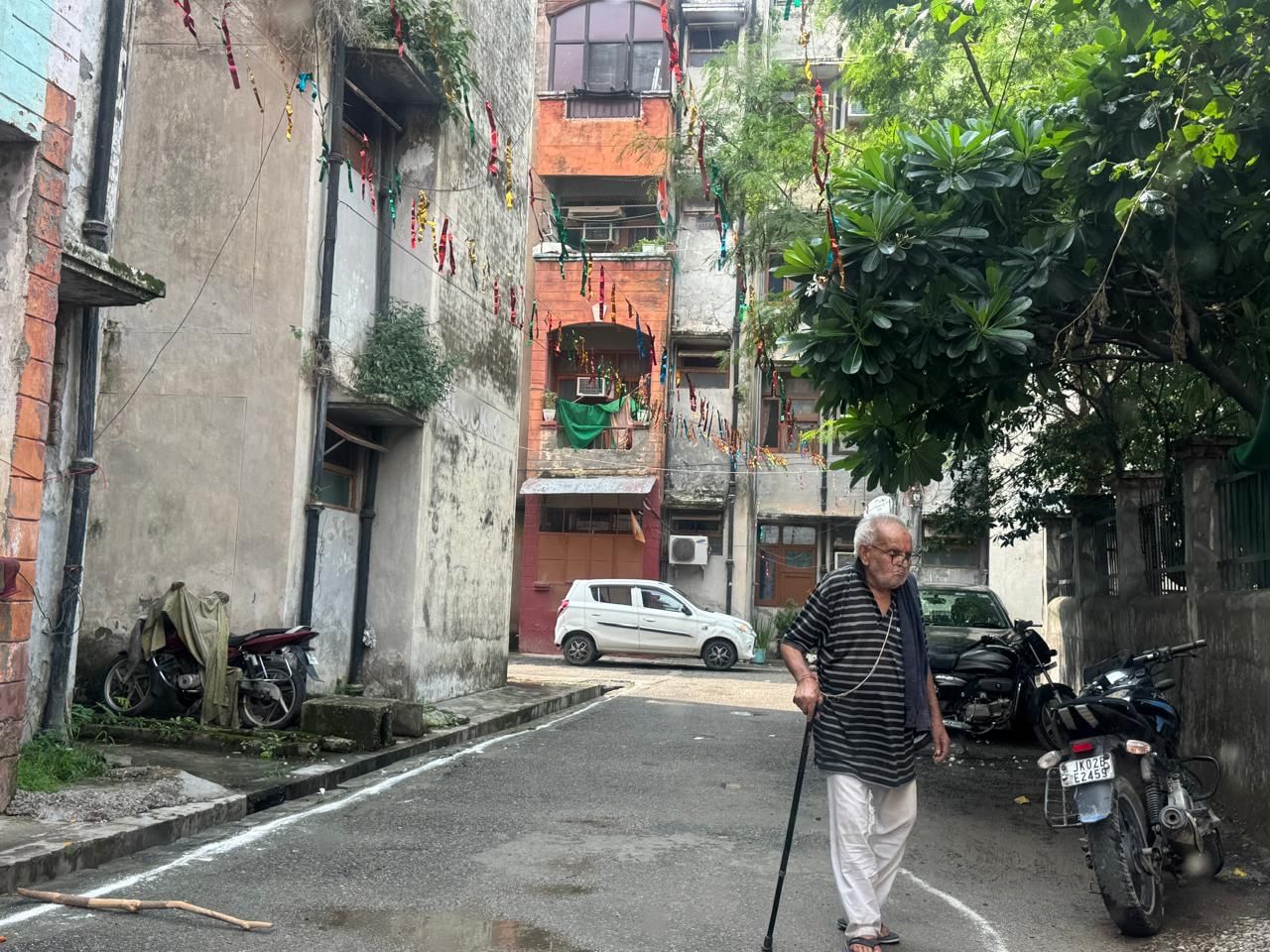 पुनर्वास बस्तियां, जिन्हें आम बोलचाल की भाषा में जम्मू में कश्मीरी पंडित शिविर कहा जाता है | फोटो: सागरिका किस्सू/दिप्रिंट