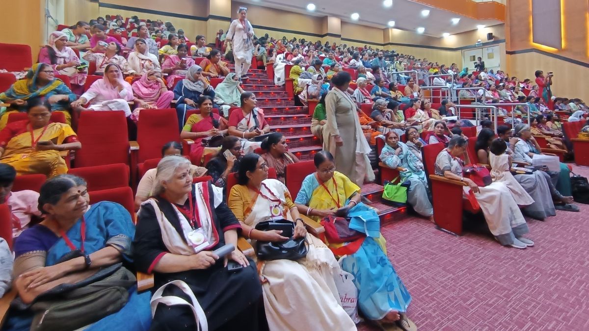 Women at the public meeting against exploitation by the private banking sector | Heena Fatima | ThePrint