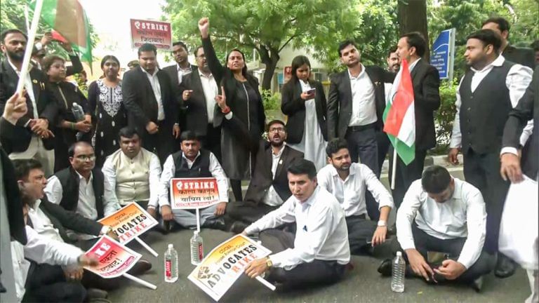 Lawyers call off strike as Delhi cops put on hold implementation of L-G’s remote deposition order