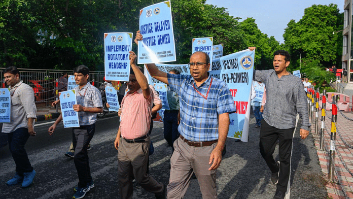 Doctors at the protest in AIIMS New Delhi demanding rotatory headship policy | Ankit Roy Majumder | ThePrint