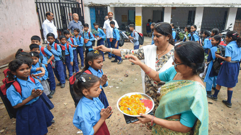 Parliament panel flags nearly 10 lakh teaching vacancies in schools, asks to stop contractual hiring