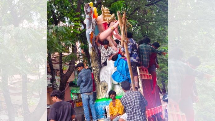 Devotees transporting a Ganesh idol in Banjara Hills, Hyderabad | Photo: Yunus Lasania | ThePrint