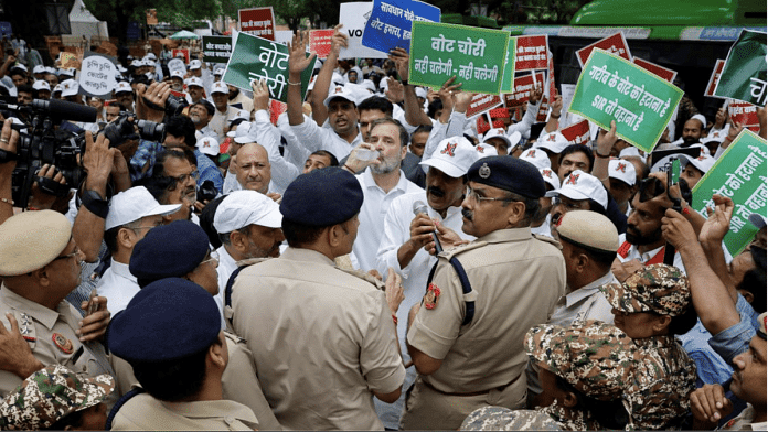 Rahul Gandhi and other protestors stopped by Delhi Police | PhotoCredit: Reuters