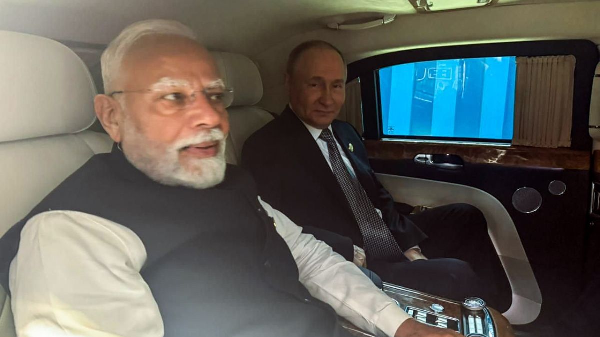 Putin waits 10 minutes to give Modi a lift in his presidential car, they talk one-on-one for 45 mins