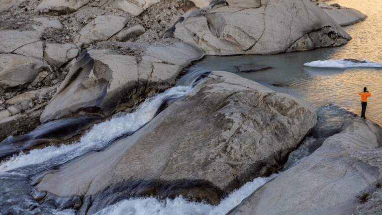 A brand-new energy source—it uses salinity difference between river & seawater