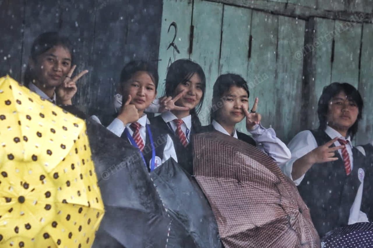 school students posing for a picture | Praveen Jain | ThePrint