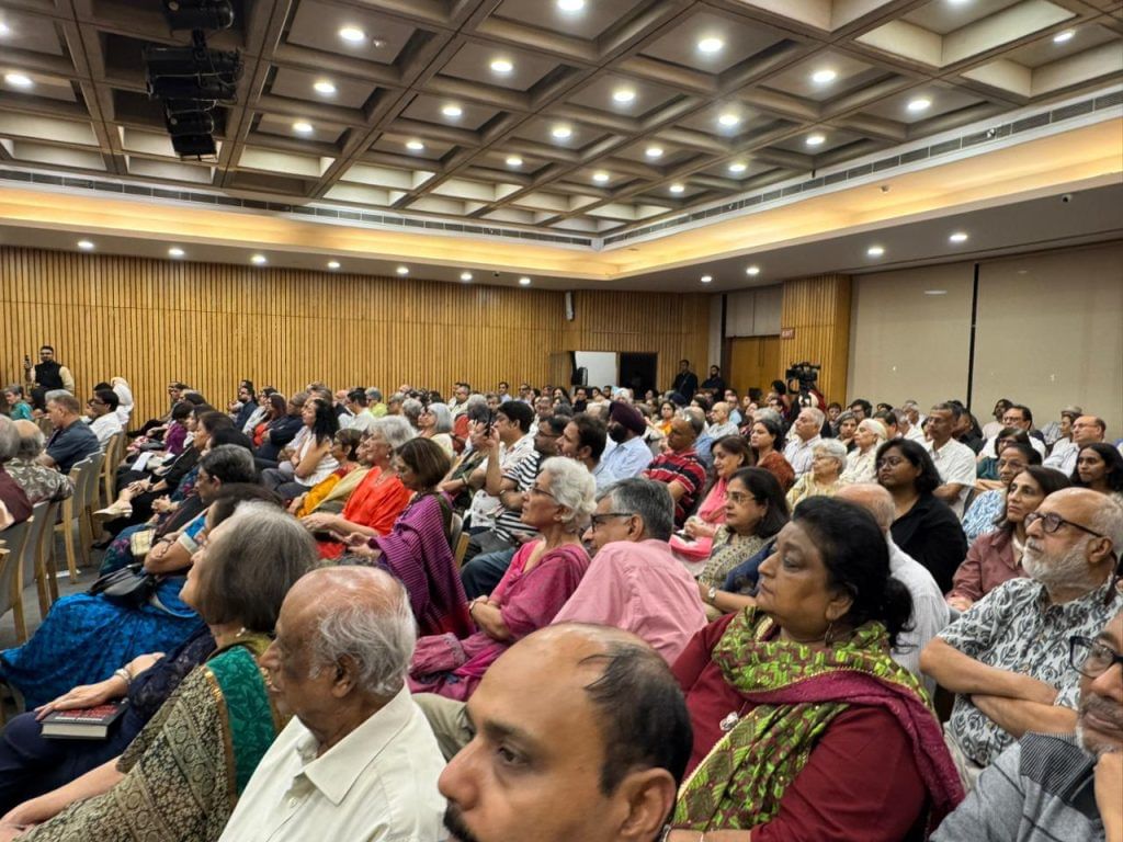 Audience at the Kamaladevi Complex in IIC for Harinder Baweja’s book launch 