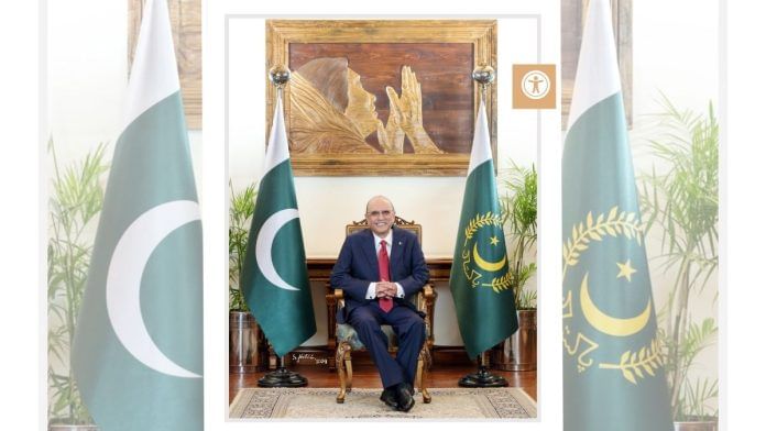 The controversial photo from the official website of the President of Pakistan