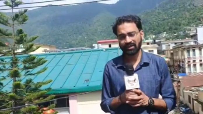 In his last video, journalist Rajeev Pratap Singh exposed the appalling state of the Uttarkashi district hospital | YouTube screenshot