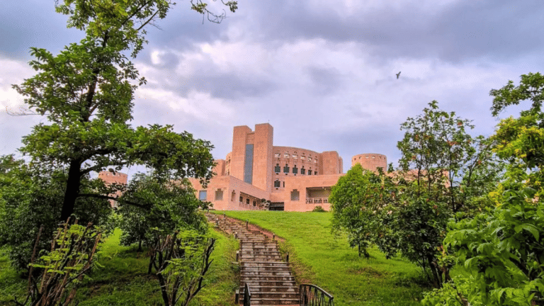 Indian School of Business in top 5 of LinkedIn’s global MBA list, 5 IIMs among top 50