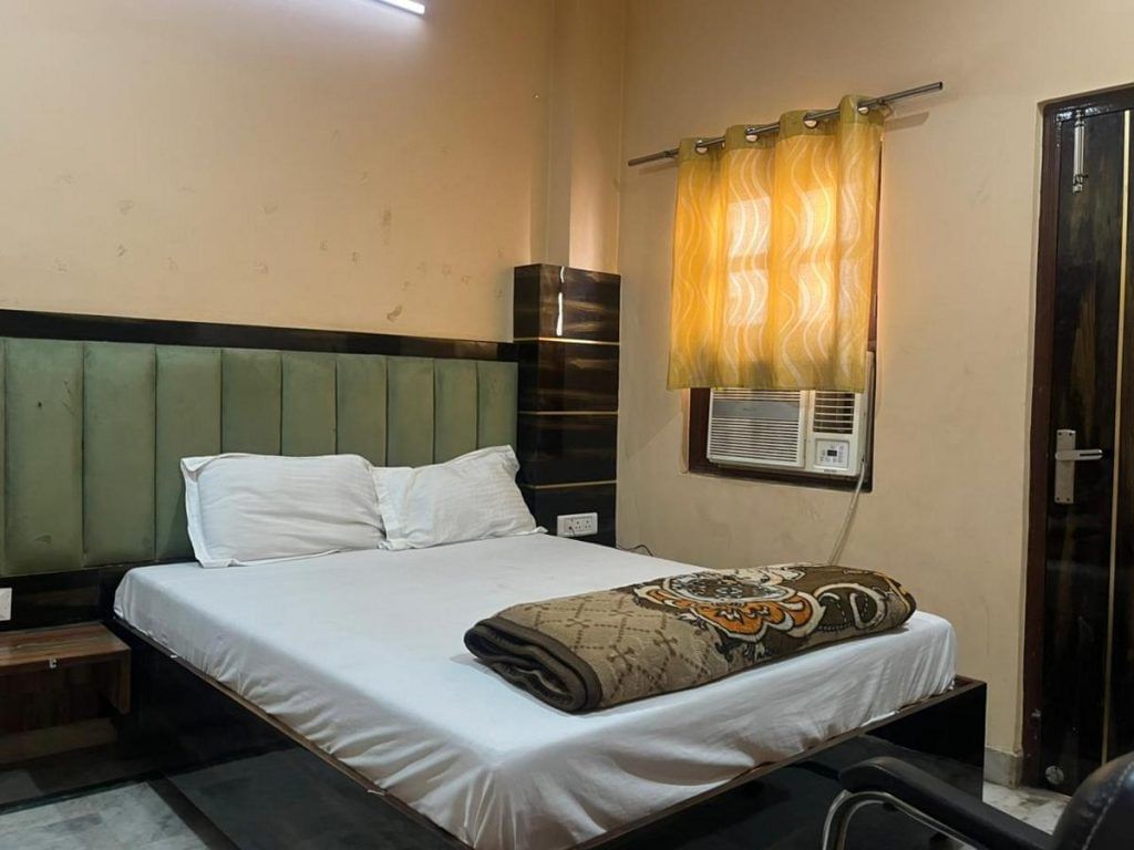 Paharganj hotel