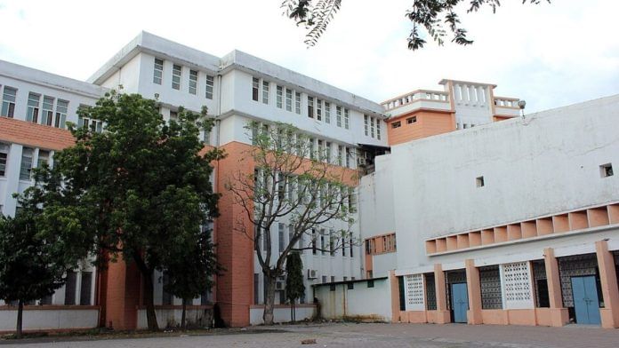 feature image (9) Districts like Bhopal, Gwalior, Indore, and Vidisha reported the highest number of cases. Most of the children were admitted to Gandhi Medical College in Bhopal | Wikimedia Commons