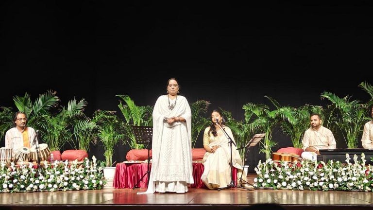 Daastan-e-Guru Dutt starts with songs, claps, wah-wahs. Ends with ‘aise bhi jaata nahin koi’