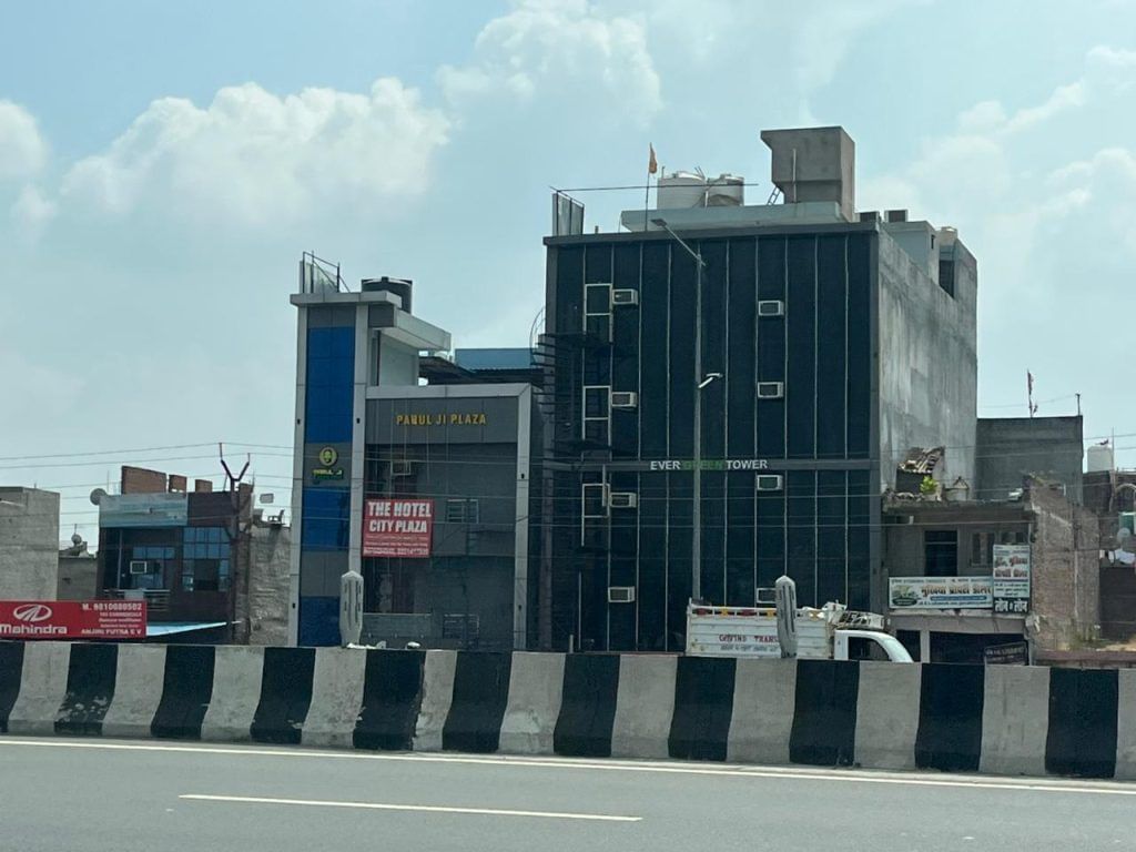 Budget hotels for couples in Delhi