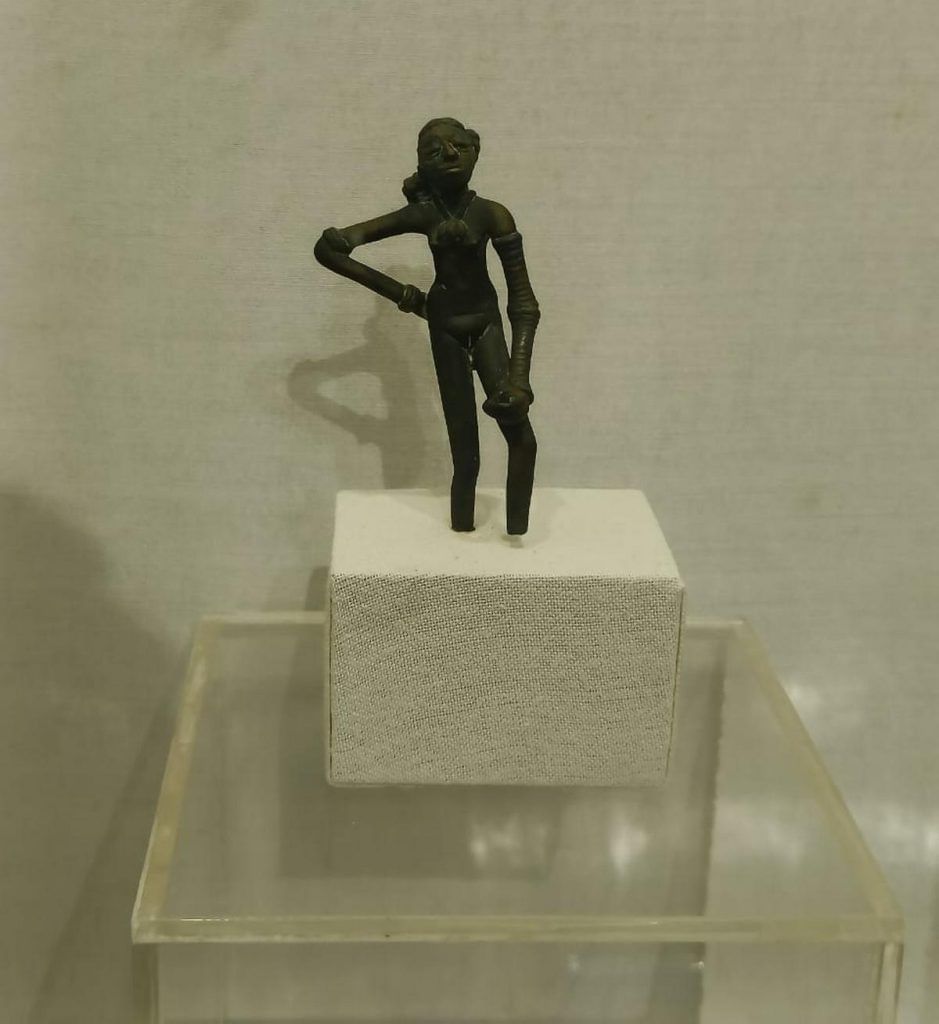 Mohenjo Daro dancing girl 