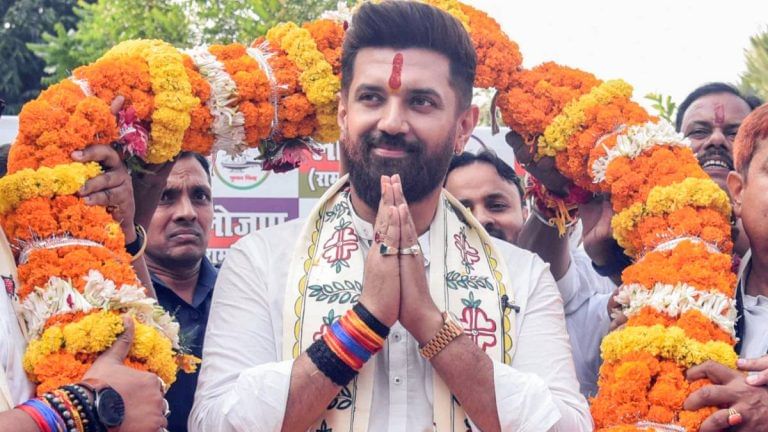 VIP delays Delhi-Patna flight, Naidu’s ‘old friend’ Singapore & Shivakumar’s midnight toil