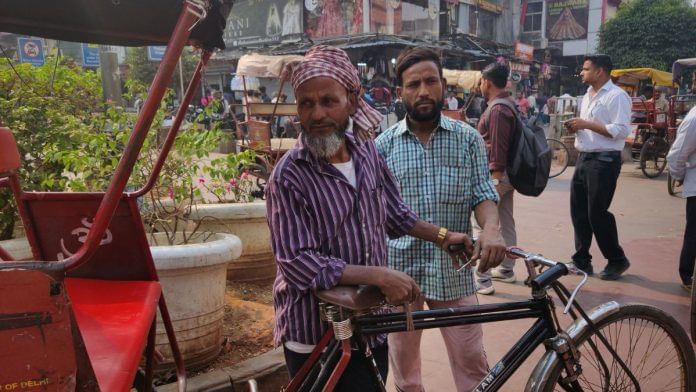 50-year-old Mohammad Jamal ferried the panicked across the Chandni Chowk road | Mohammad Hammad | ThePrint