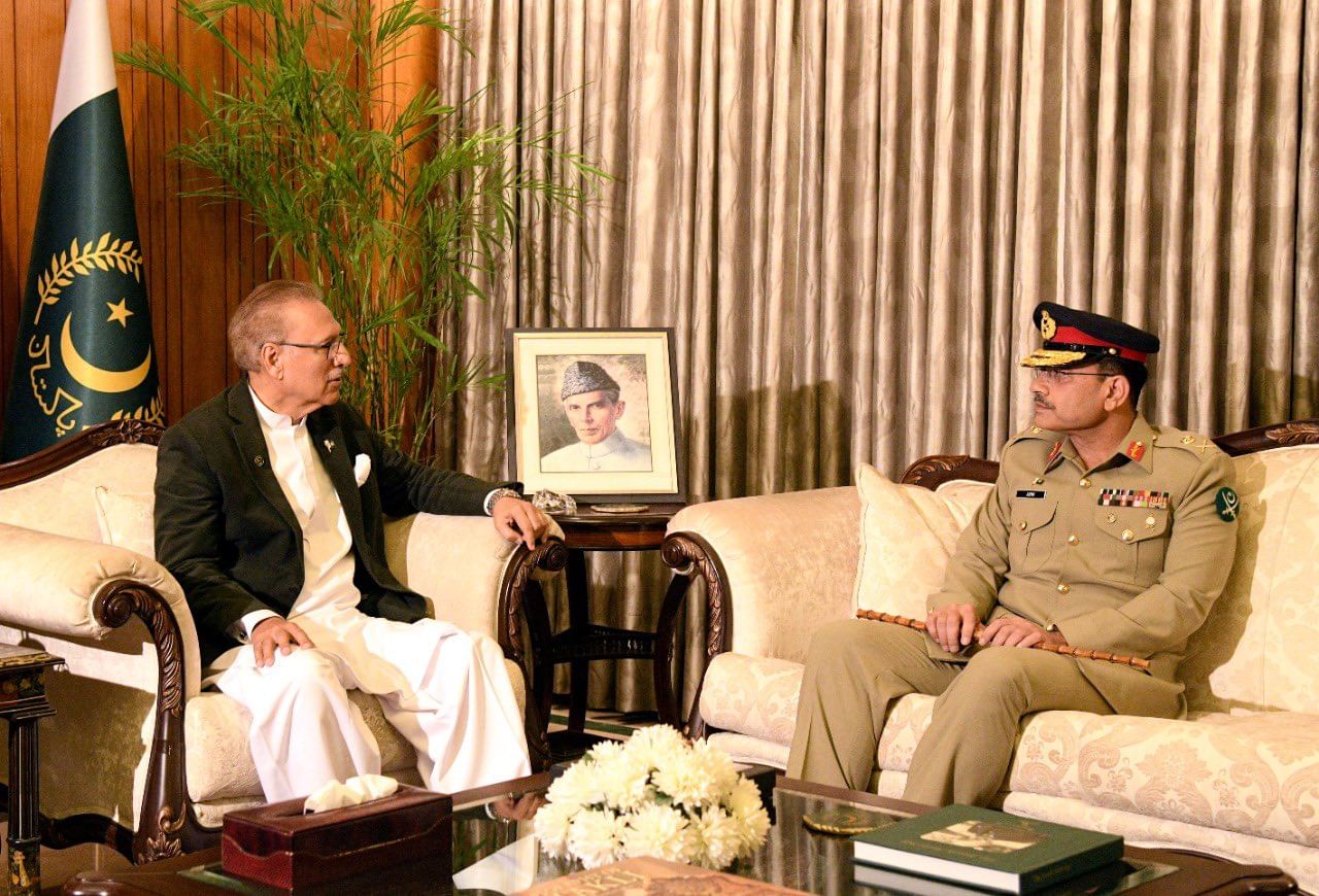 Chief of Army Staff, General Syed Asim Munir HI(M), with President Dr Arif Alvi, at Aiwan-e-Sadr, Islamabad. | X/@PresOfPakistan