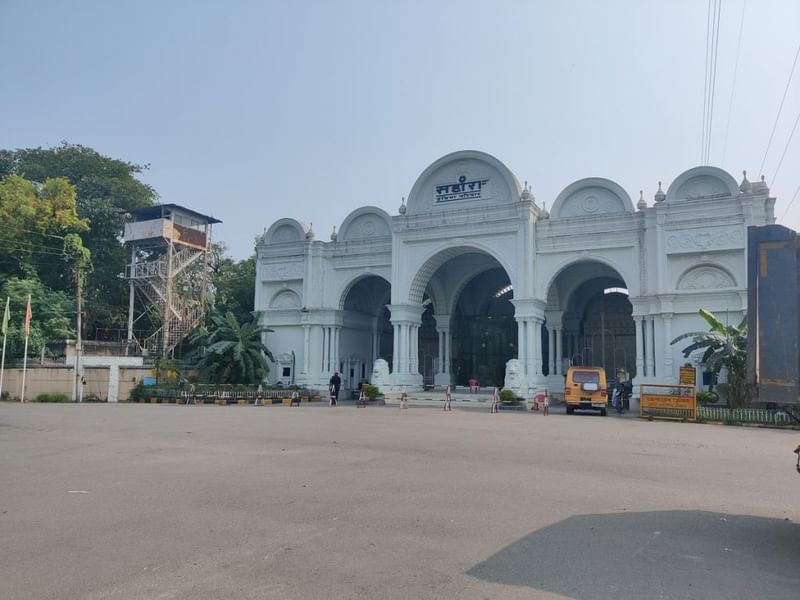 सहारा शहर का भव्य मुख्य द्वार | फोटो: अमृतांश अरोड़ा/दिप्रिंट