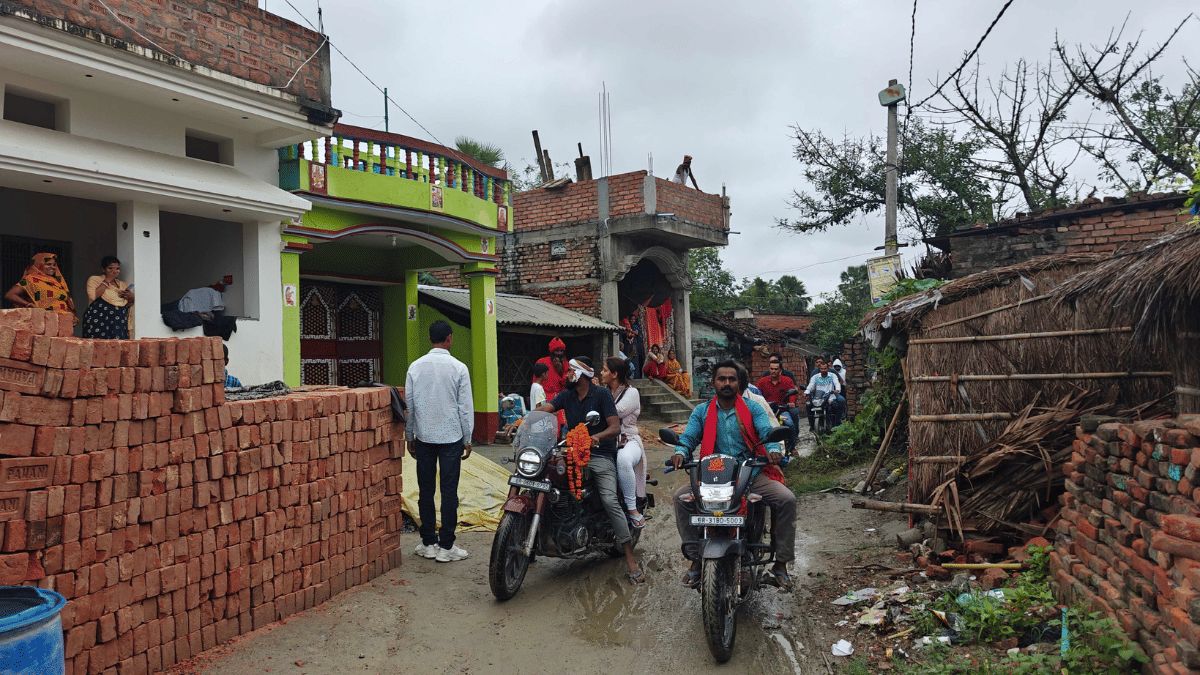 RJD candidate Shivani Shukla during her hectic election campaign trail | Mayank Kumar | ThePrint 