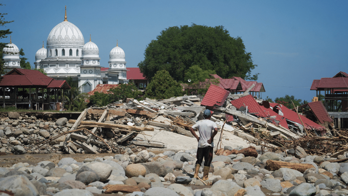 Death toll in Indonesia’s Sumatra rises to 303 following cyclonic rains; over 279 missing