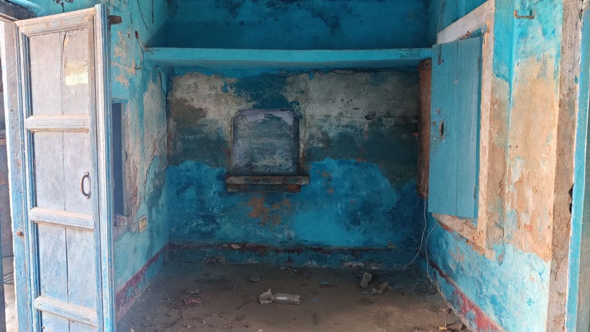 अखलाक का घर. उनके छोटे भाई जान ने कहा, ‘अखलाक के लिए लड़ना कोई विकल्प नहीं था. हमारे लिए यहां रहना मुश्किल हो जाता’ | फोटो: साकिबा खान/दिप्रिंट