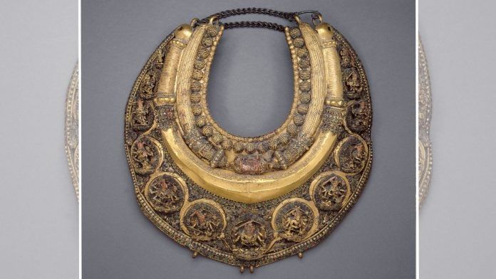 Necklace inscribed with the name of the king Pratap Malla, Kathmandu Valley, Nepal, c. 1645–1655 | Image courtesy of the Art Institute of Chicago, Illinois