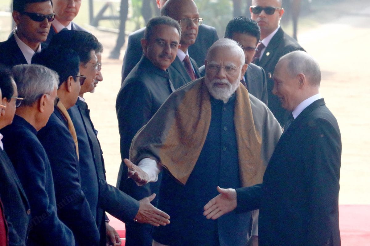 Modi introduces the Russian President to the Indian delegation at the Rashtrapati Bhavan | Praveen Jain | ThePrint