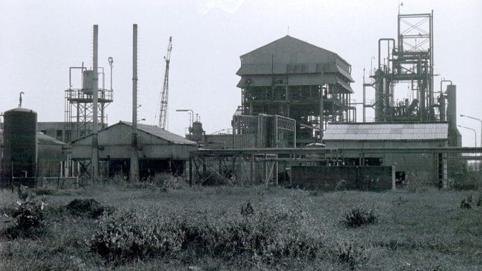 Union Carbide pesticide factory in Bhopal, scene of the world's worst industrial disaster in 1984 | Wikimedia Commons